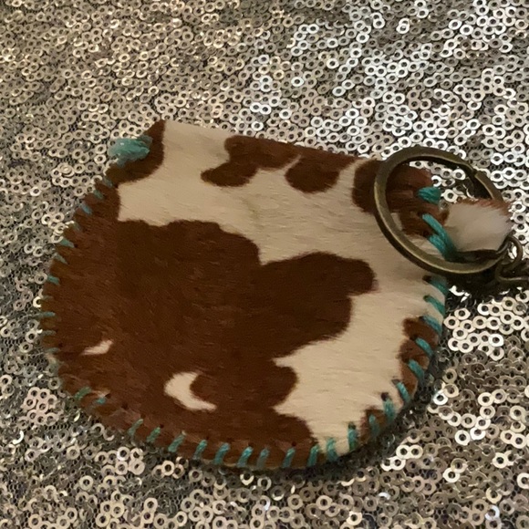 Cow pouch with key ring - Picture 2 of 2